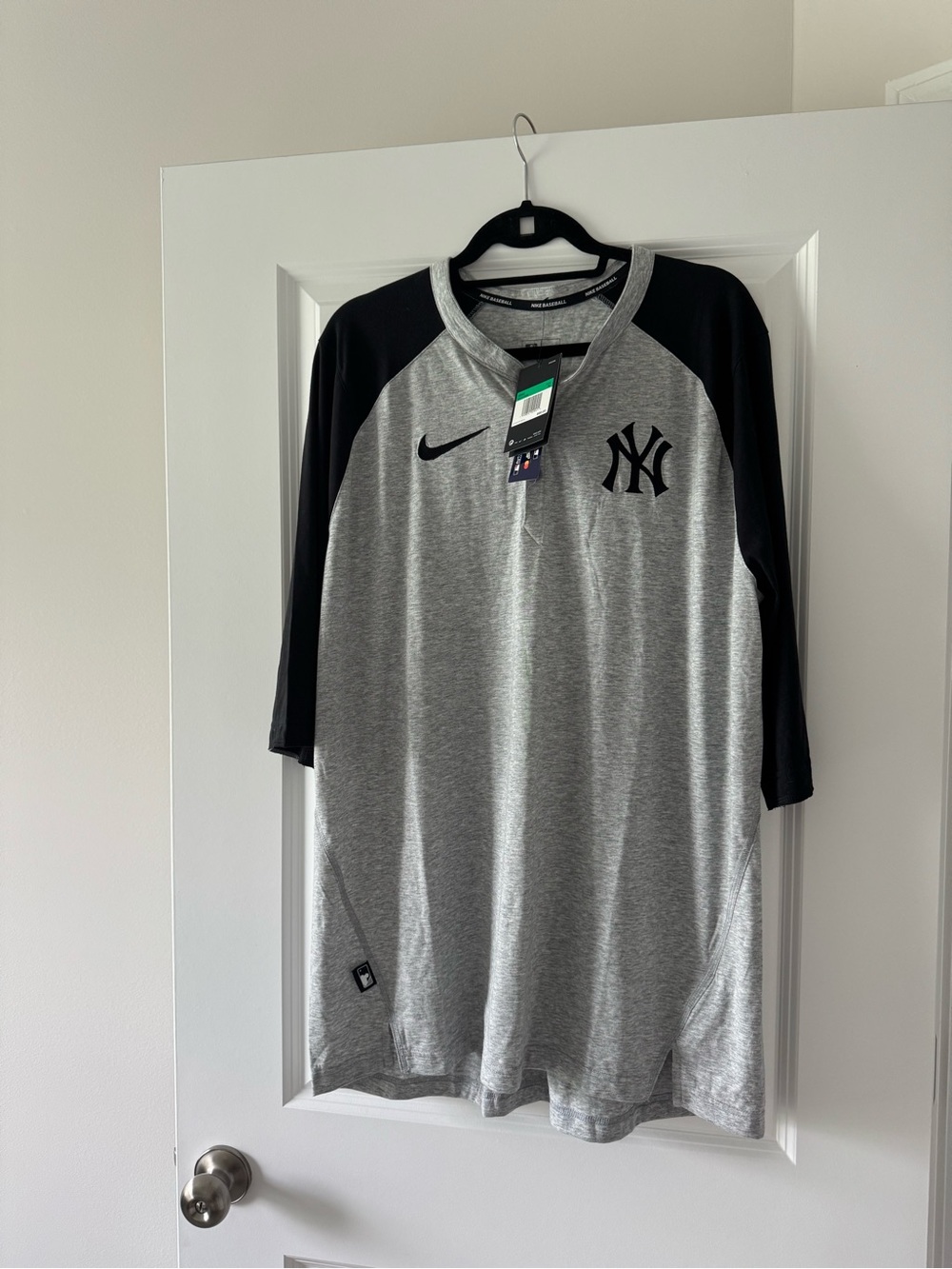 Nike Gray and Black New York Yankees Raglan Tee